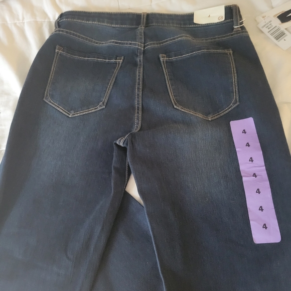 New jeans - Picture 2 of 3